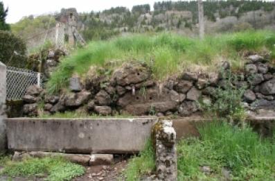 Abreuvoir en ciment
