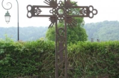 Croix de cimetière en fonte