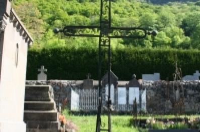 Croix de cimetière en fer