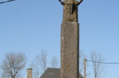 Croix Saint Victor en pierre.