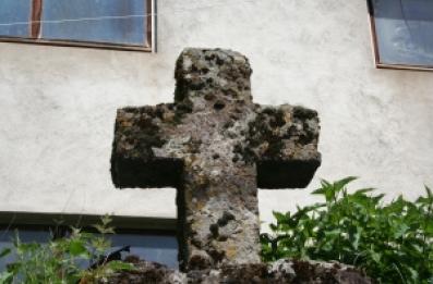 crois en pierre