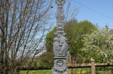 Croix de mission en fer forgé