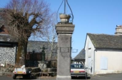 Fontaine en pierre de volvic